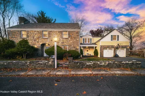 7 Glenwood Dr, Ellenville, NY 12428