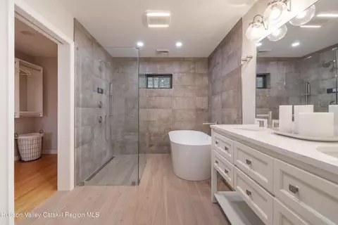 Bath - 51 Barnum Rd, Windham, NY 12496 photo 1 of 3