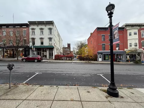 411 Warren St, Hudson, NY 12534