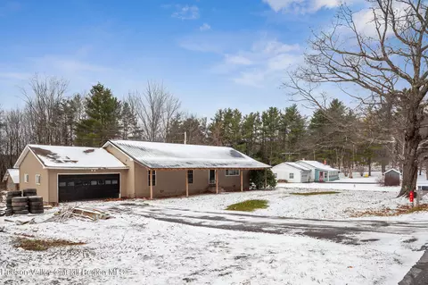 413 Benjamin Rd, Gilboa, NY 12076