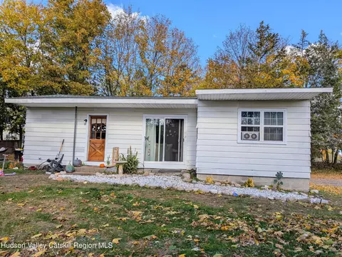 6727 Route 9, Hudson, NY 12534