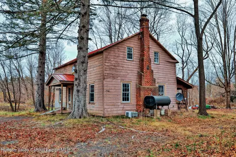 Exterior - 7548 Route 32, Cairo, NY 12413 photo 5 of 6