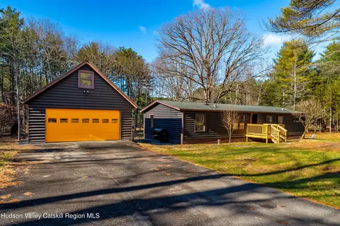 209 Circle Dr, Cairo, NY 12413 photo 3