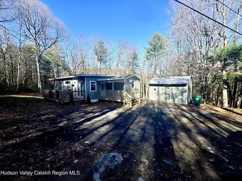 50 Harris Rd, Kerhonkson, NY 12446
