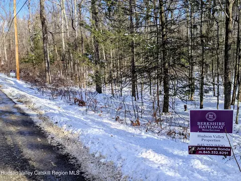 48 Ridge Rd, Shokan, NY 12481