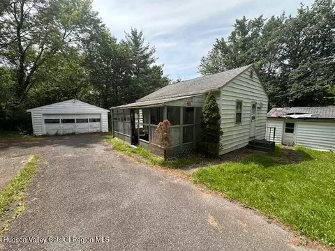 45 Enchanted Valley Rd, East Durham, NY 12423