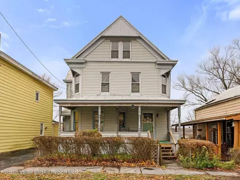 29 New St, Catskill, NY 12414