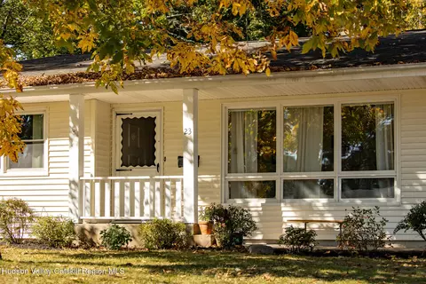 23 Harrington St, New Paltz, NY 12561