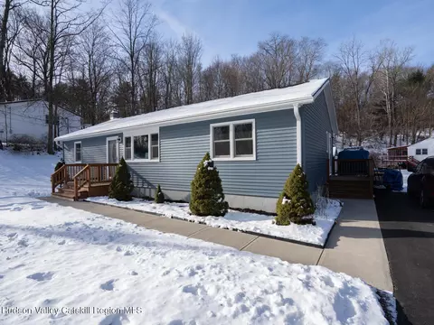 30 Mahican Mnr, South Cairo, NY 12482