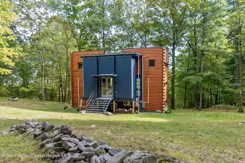 39 Hornbeck Ln, Accord, NY 12404