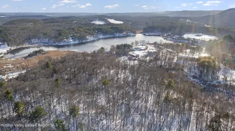 605 Green Lake Rd, Catskill, NY 12414