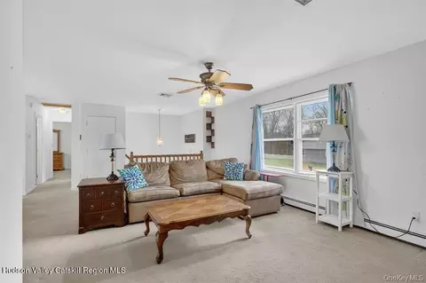Entry Way - 15 Wright Ave, Hyde Park, NY 12538 photo 1 of 2