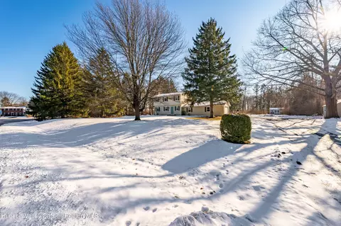 40 Balmoral Ct, Valatie, NY 12184 photo 4
