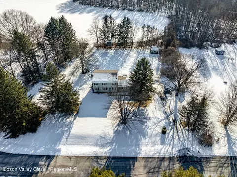 40 Balmoral Ct, Valatie, NY 12184 photo 11