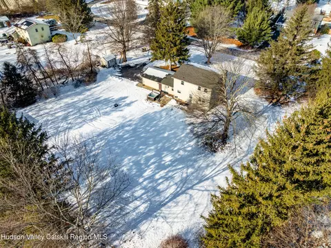 40 Balmoral Ct, Valatie, NY 12184 photo 16