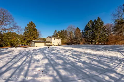 40 Balmoral Ct, Valatie, NY 12184 photo 18