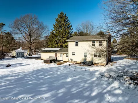 40 Balmoral Ct, Valatie, NY 12184 photo 7