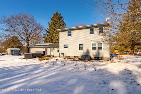 40 Balmoral Ct, Valatie, NY 12184 photo 9