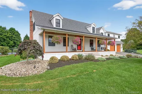 1 Janine Pl, Highland, NY 12528