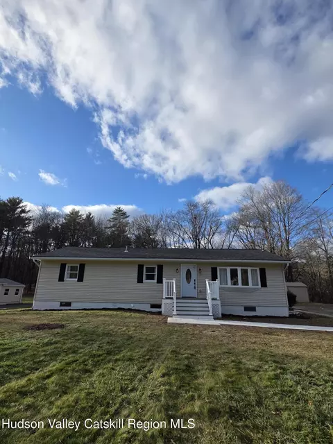 12 Eddy St, Saugerties, NY 12477