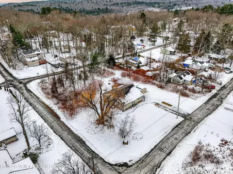 51 Laurel Trl, Wurtsboro, NY 12790