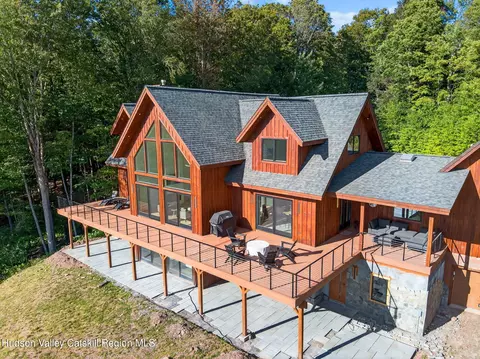 110 Old Rd, Windham, NY 12496