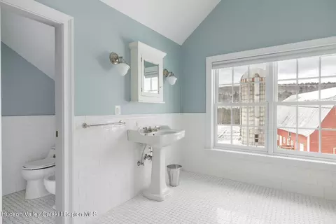 Bath - 351 N Settlement Rd, Ashland, NY 12407 photo 4 of 8