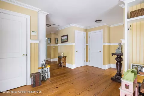 Entry Way - 351 N Settlement Rd, Ashland, NY 12407 photo 4 of 7