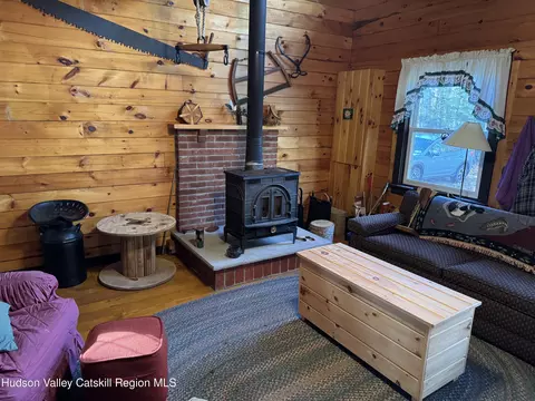 125 W Stoner Lake Rd, Caroga, NY 12032