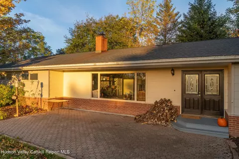 468 Old Post Rd, Ghent, NY 12075