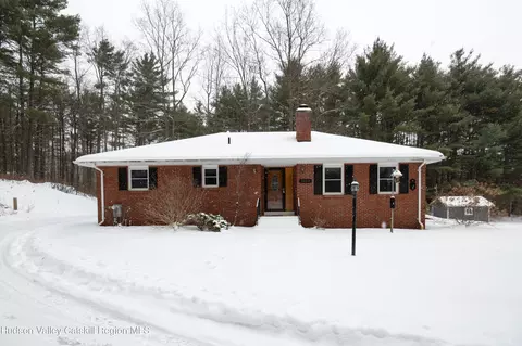 2428 Indian Fields Rd, Feura Bush, NY 12067