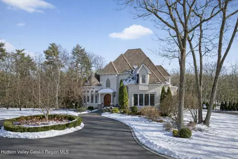 11 Snyder Ln, Saugerties, NY 12477