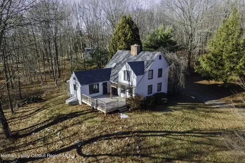 57 Wildflower Hl, Ancram, NY 12502