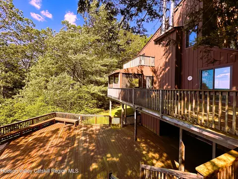 308 Shaker Ridge Dr, Canaan, NY 12029