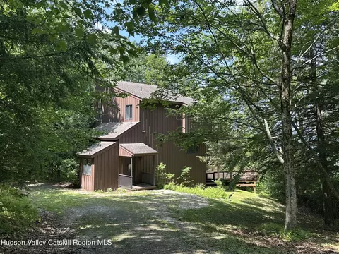 308 Shaker Ridge Dr, Canaan, NY 12029