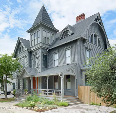 35 S Fifth St, Hudson, NY 12534