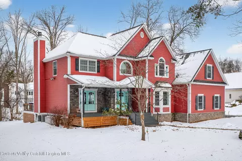 30 Alison Ct, Kingston, NY 12401