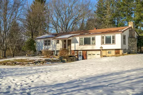 66 Anthony St, Hillsdale, NY 12529