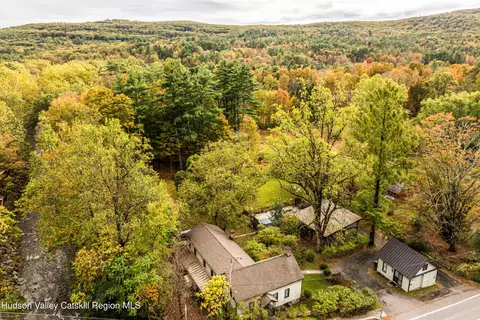 1 Wittenberg Rd, Bearsville, NY 12409