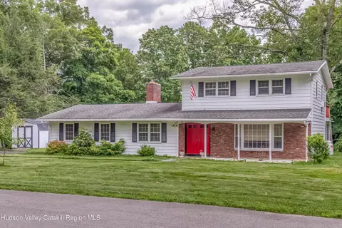 24 Normandy Ct, West Hurley, NY 12491