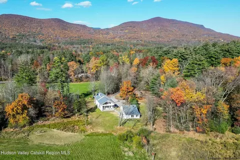 177 Tinker St, Woodstock, NY 12498