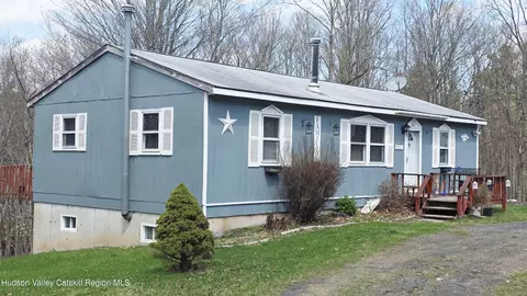 75 Nunzio Ln, Cornwallville, NY 12418