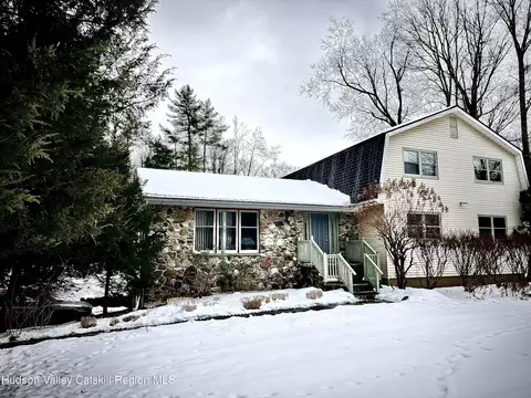 94 Tanglewood Rd, West Hurley, NY 12491