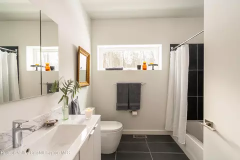 Bath - 120 Cauterskill Ave, Catskill, NY 12414 photo 3 of 5