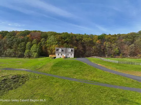 175 Jordan Rd, Coxsackie, NY 12051
