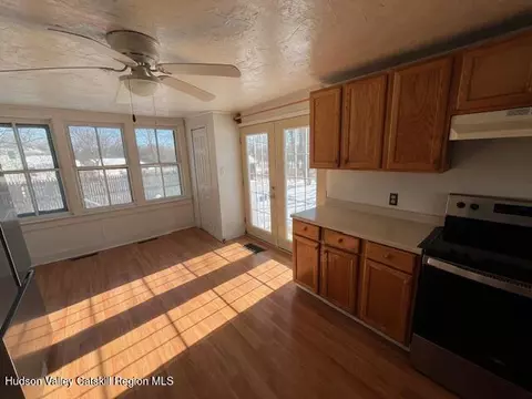 Entry Way - 105 Cauterskill Ave, Catskill, NY 12414 photo 4 of 5