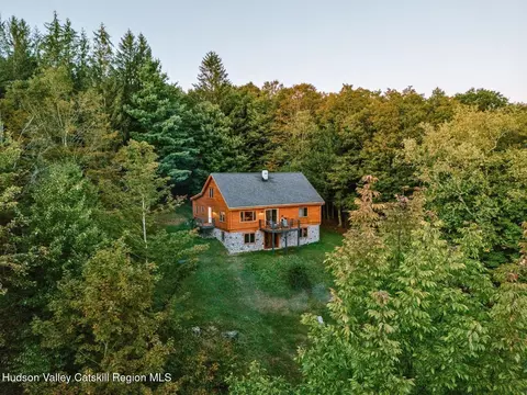 510 Maple Ln, Margaretville, NY 12455