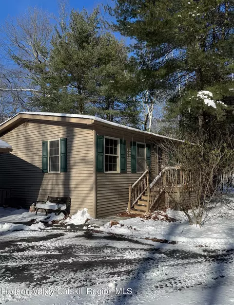 12 Easy St, Catskill, NY 12414 photo 2