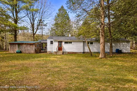 40 Potic Creek Rd, Coxsackie, NY 12051