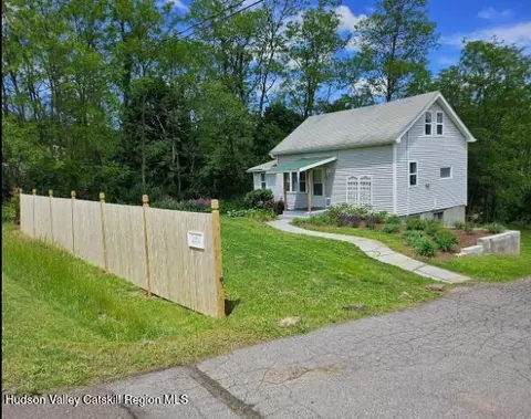 6928 New York 23, Acra, NY 12405